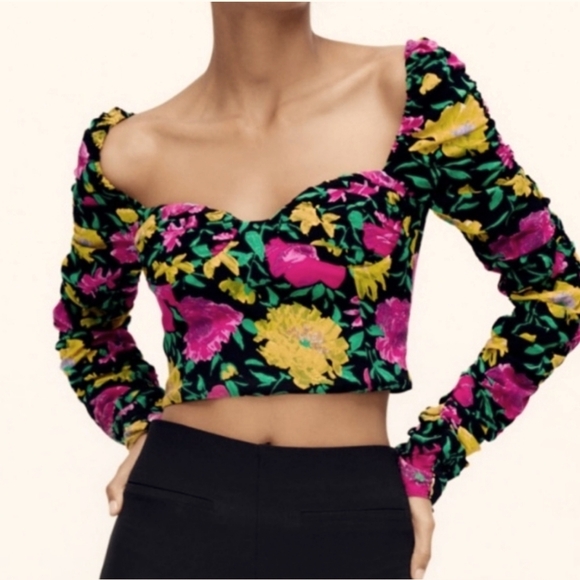 Zara cropped floral top with sweetheart bustline and ruched sleeves size Large - Picture 2 of 16